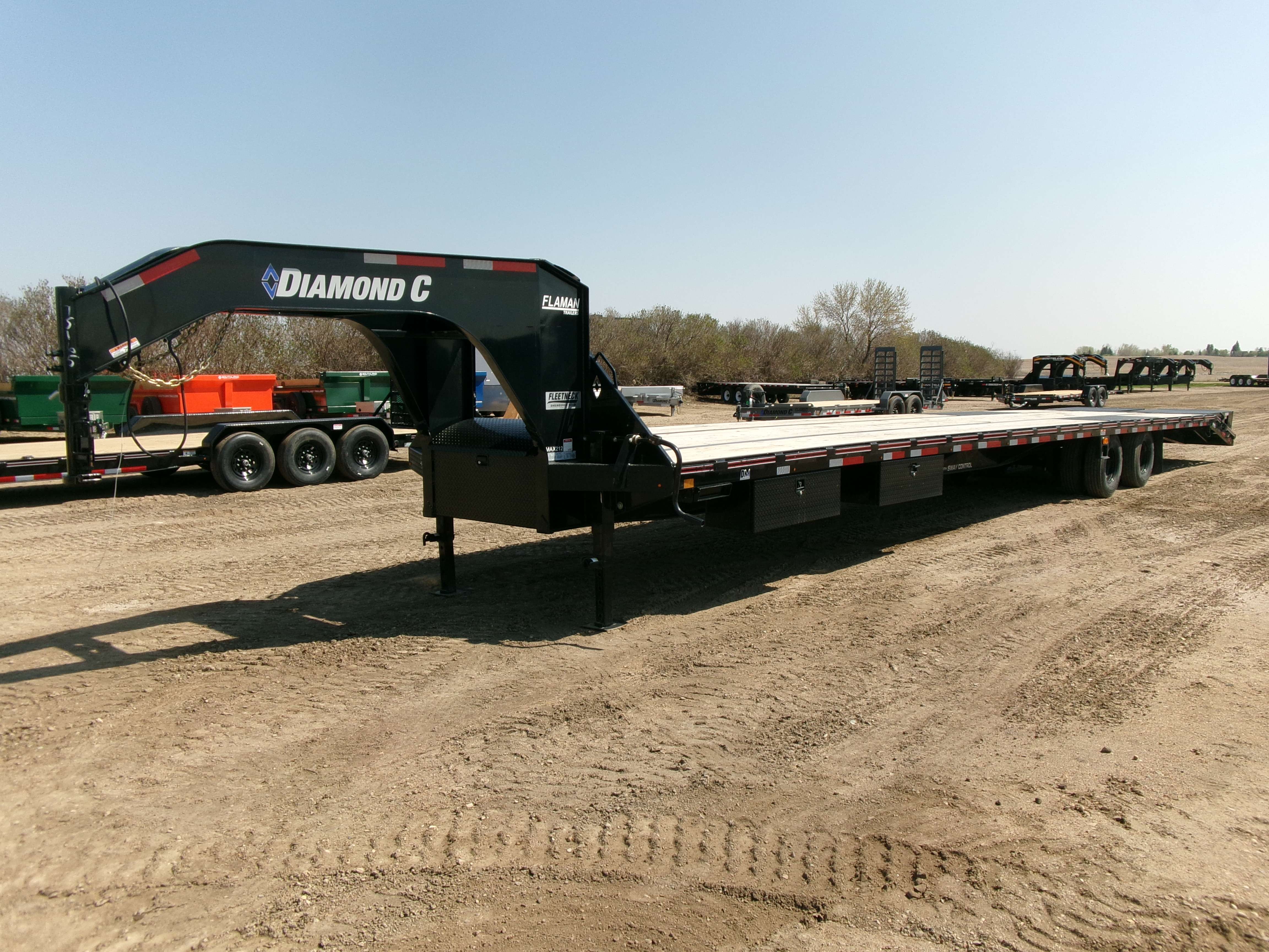 2023 Diamond C FMAX 8'6" x 44' Gooseneck Flat Deck