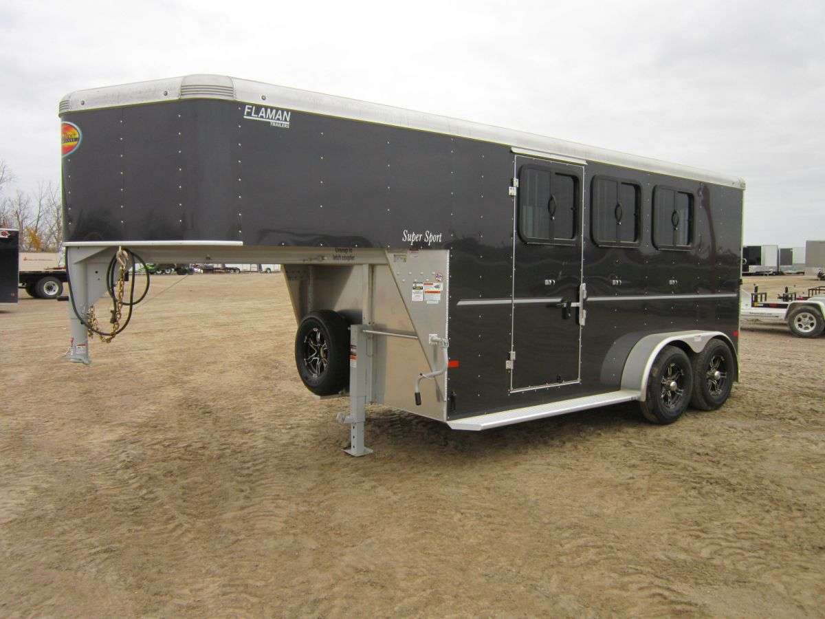 2024 Sundowner Super Sport 6'9" x 15'3" 3-Horse Gooseneck