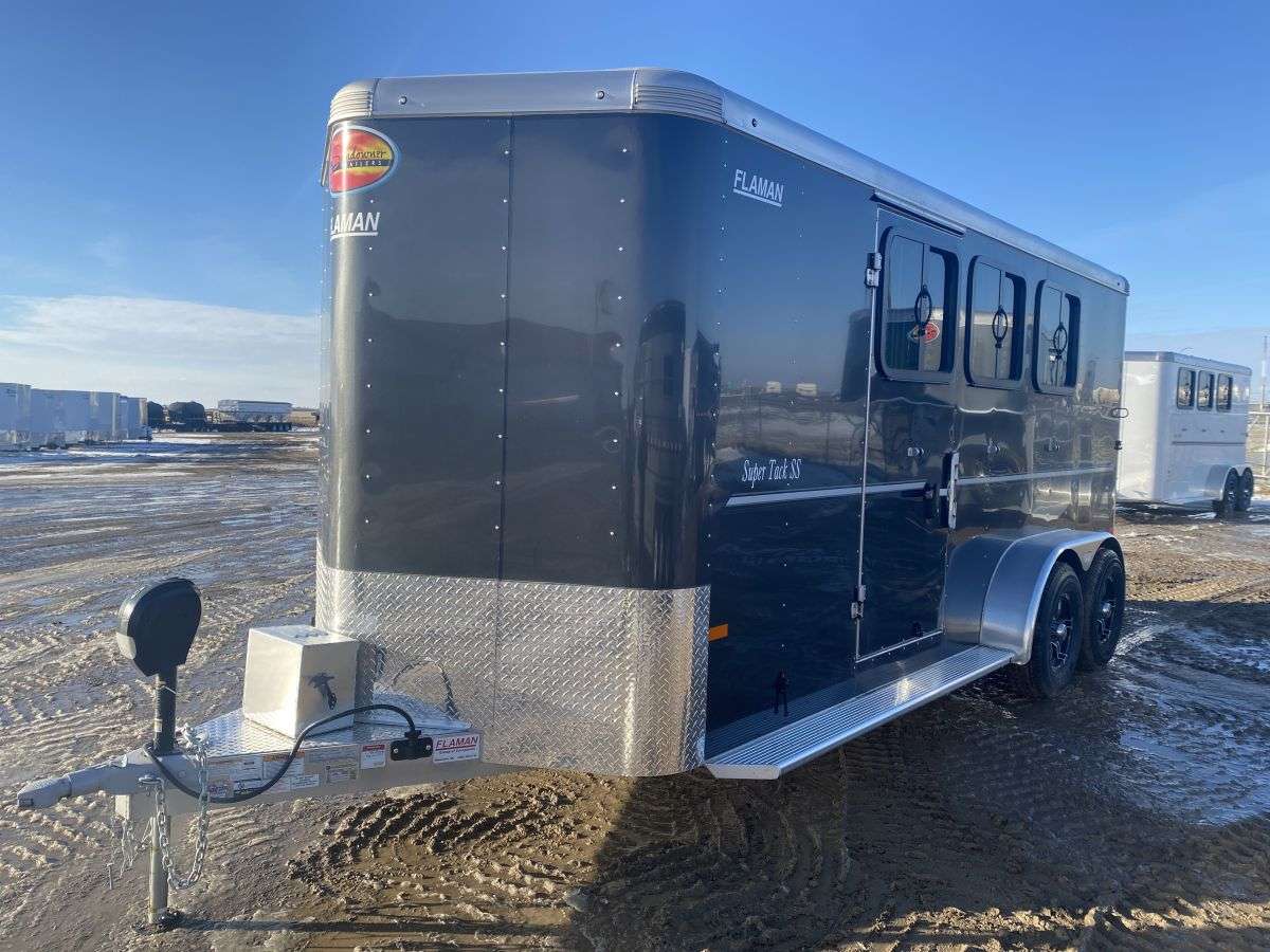 2024 Sundowner Super Tack 6'9" x 16'3" 3-Horse Bumper Pull