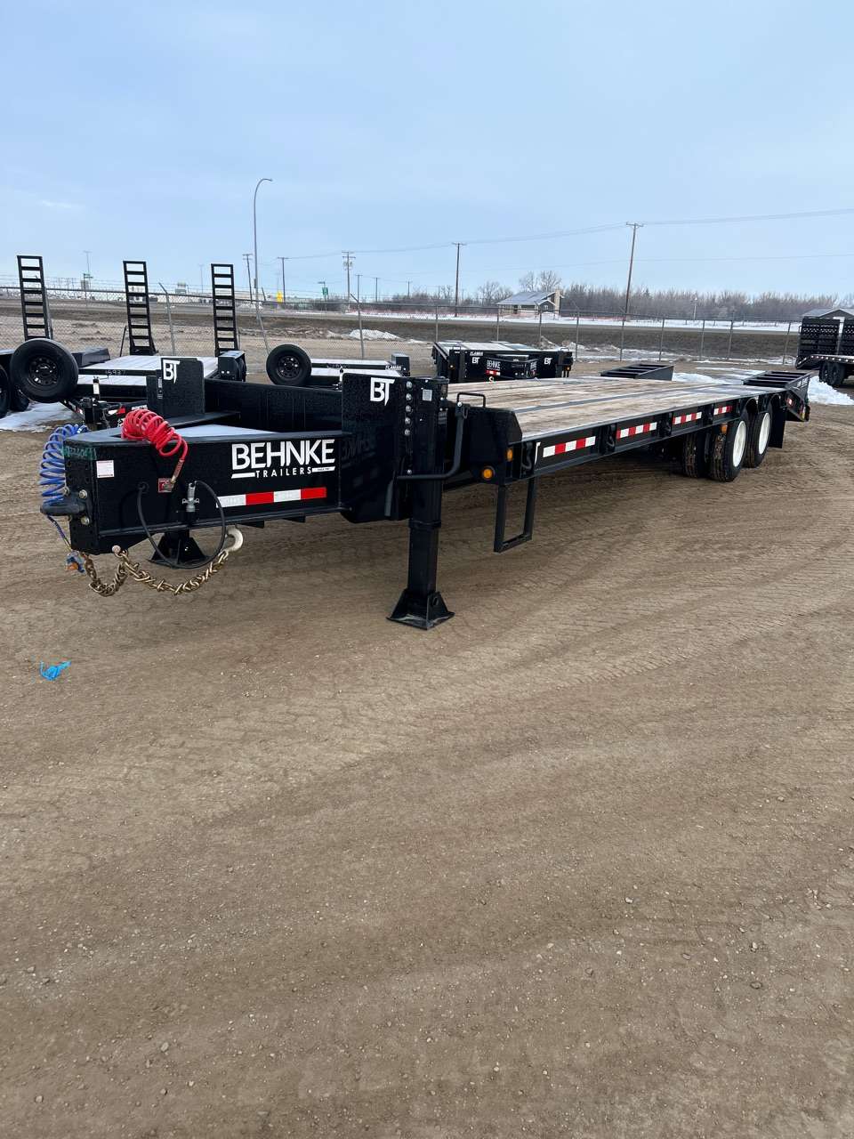 2025 Behnke FBSD 8'6" x 31' Pintle Flat Deck