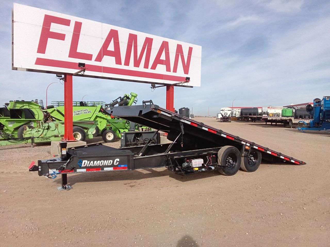 2025 Diamond C DET 8'6" x 20' Full Tilt Trailer