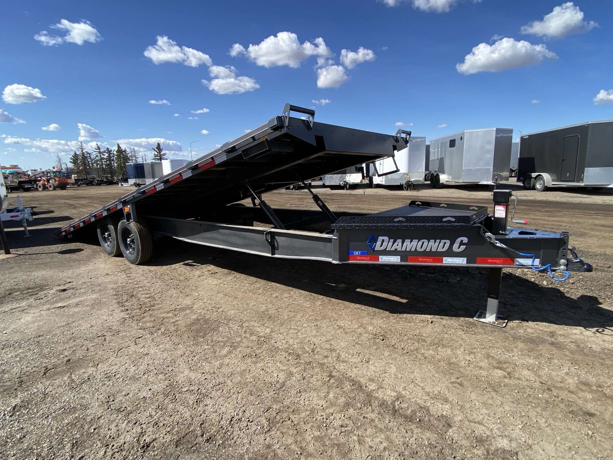 2025 Diamond C DET207 24' Tilt Deck Trailer