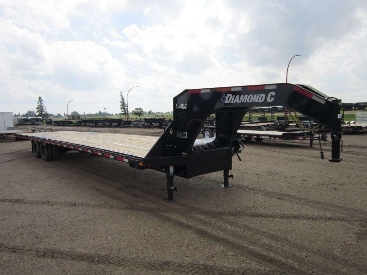 2025 Diamond C FMAX212-40' Gooseneck Trailer