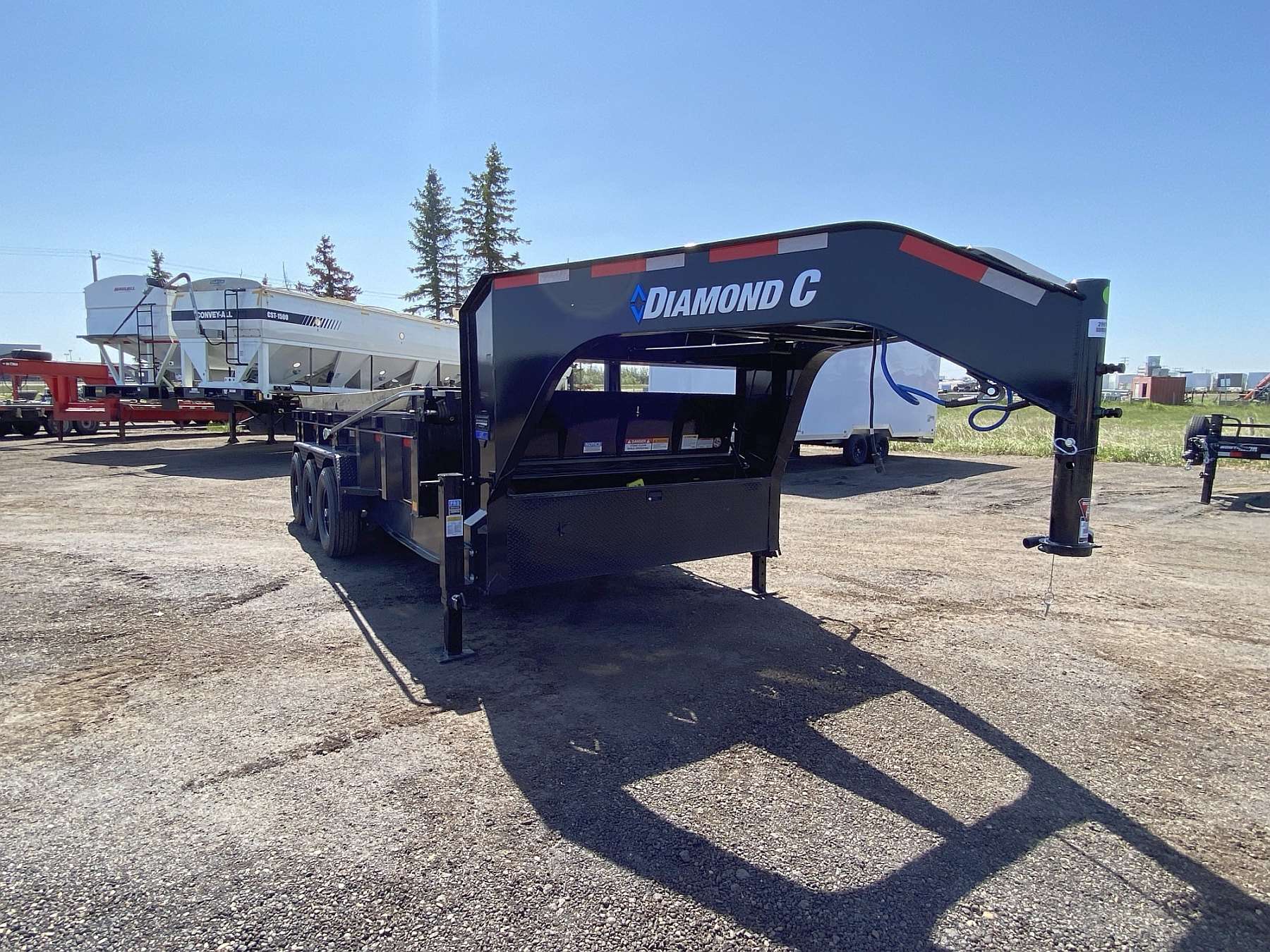 2025 Diamond C LPT307 16' Gooseneck Dump Trailer