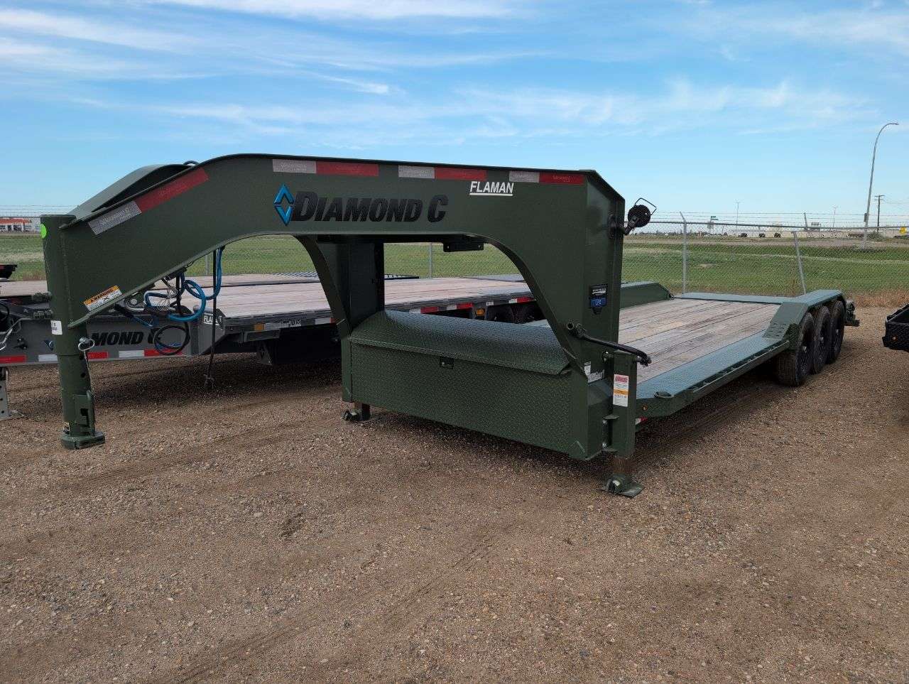 2025 Diamond C LPX 8'6" x 24' GN BT Flat Deck Trailer