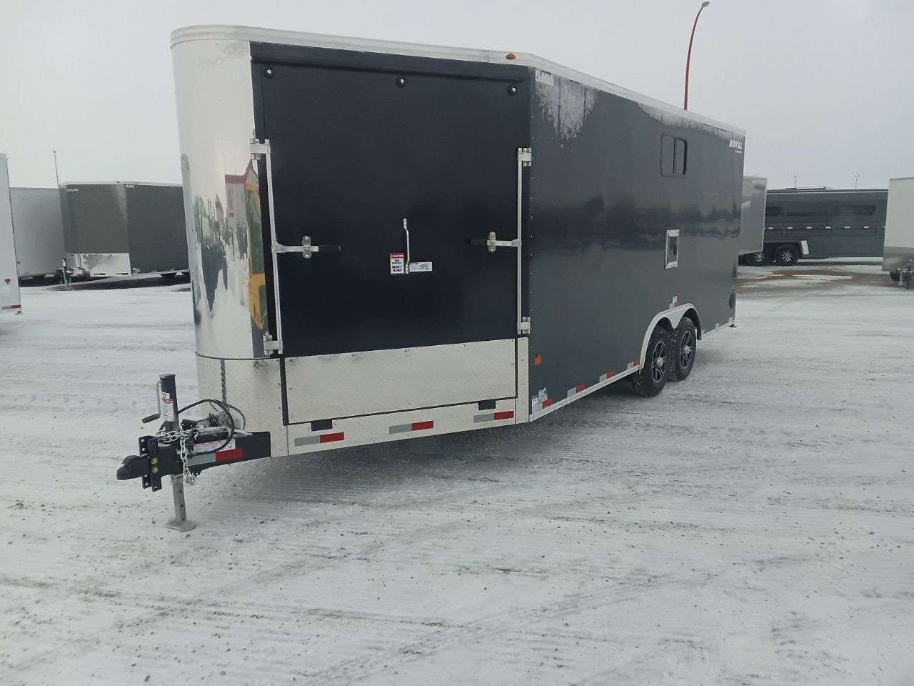 2025 Royal LARSM 8'6" x 18' + V-Nose Toy Hauler