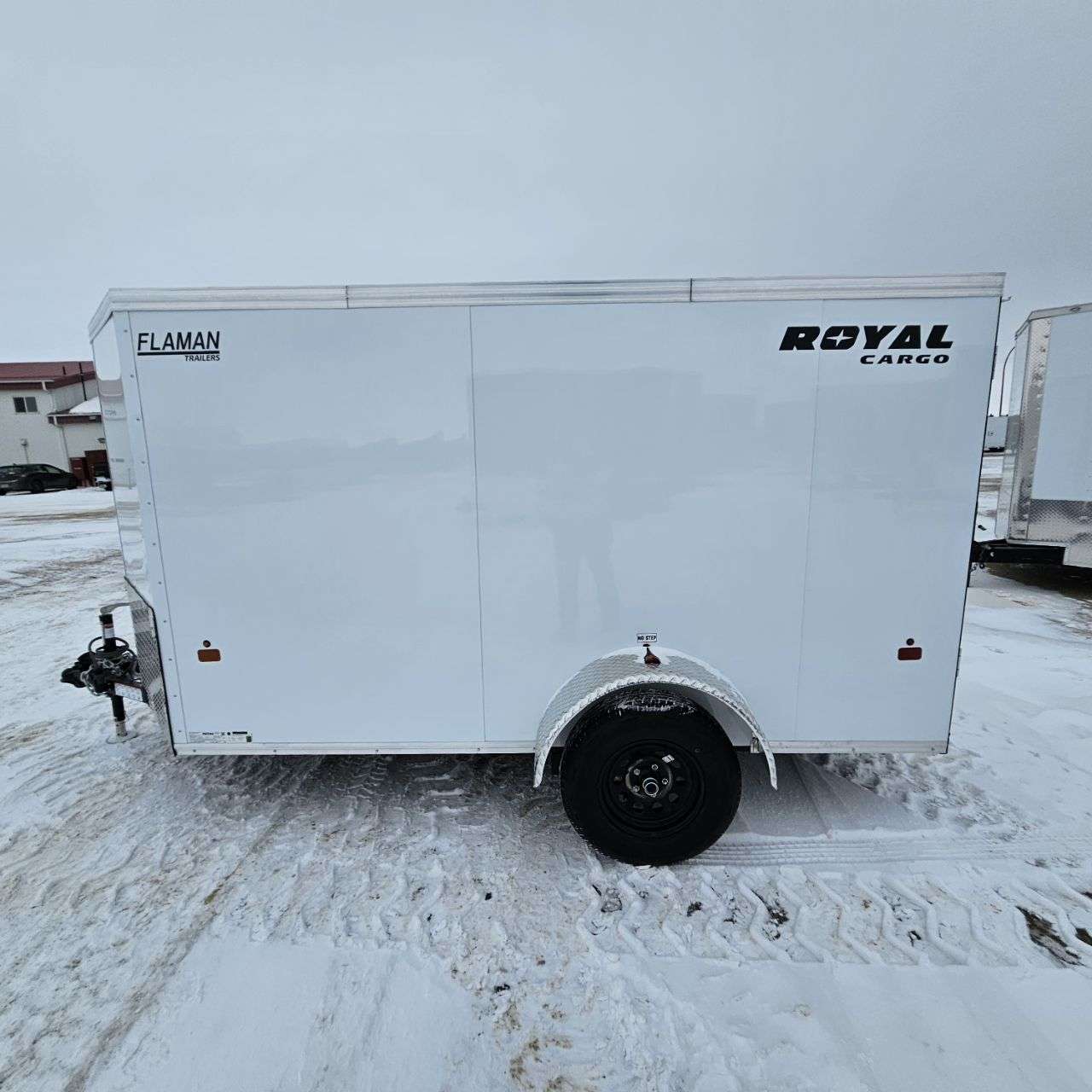 2025 Royal LCH 5' x 10' + V-Nose Cargo