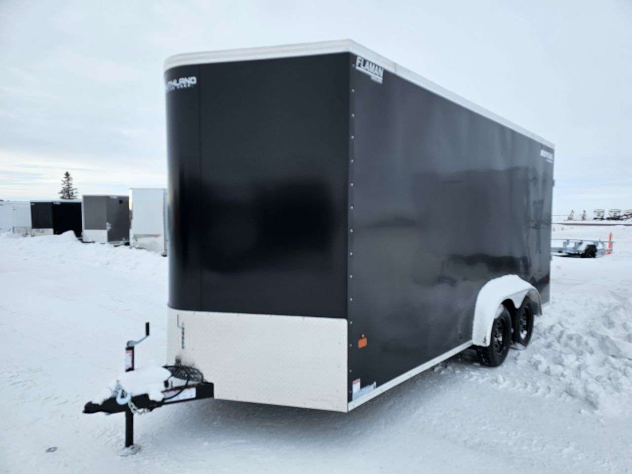 2025 Royal LCH 7'6" x 16' + V-Nose Cargo