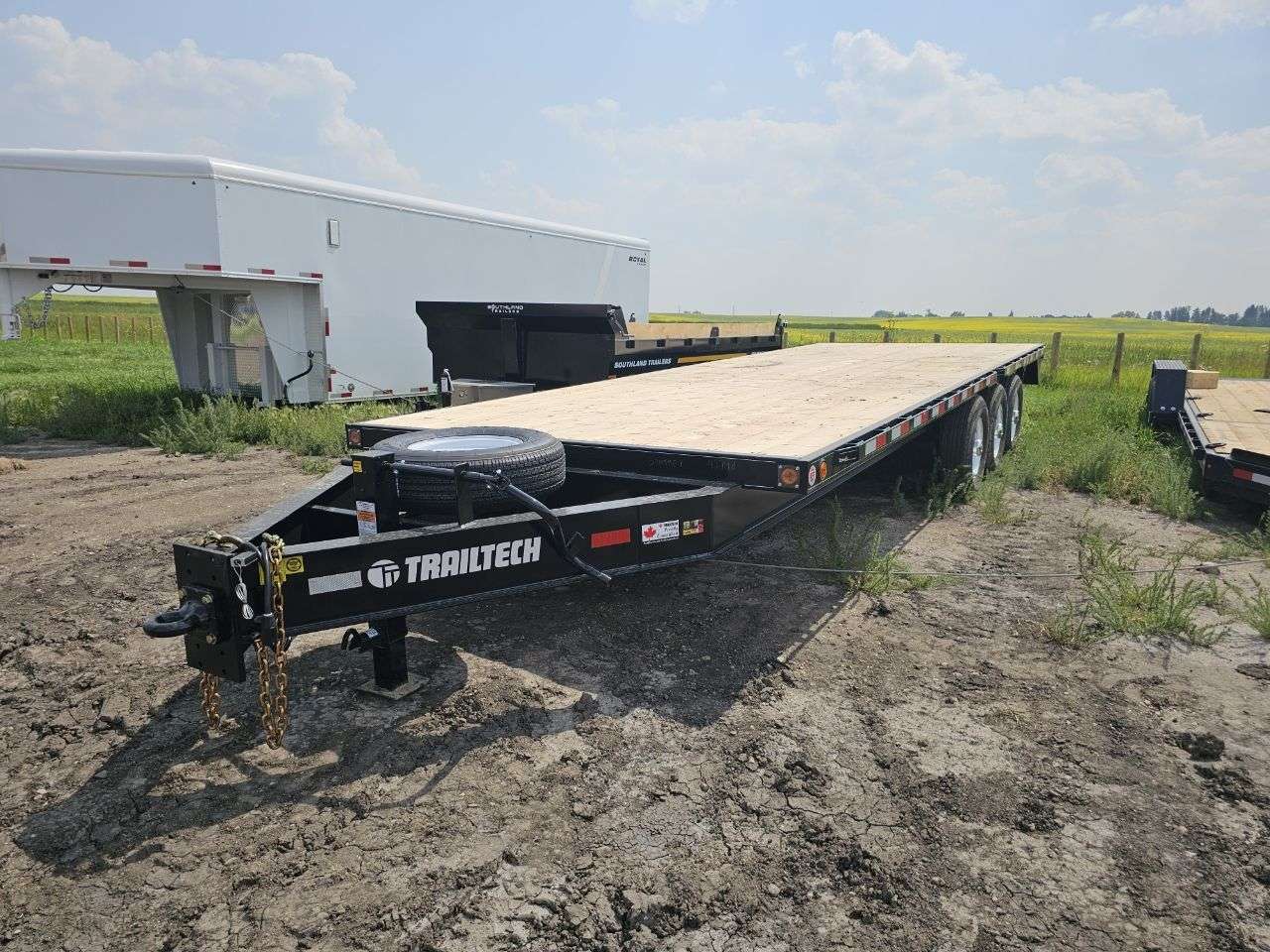 2025 Trailtech H370 8'6" x 24' Deckover Trailer