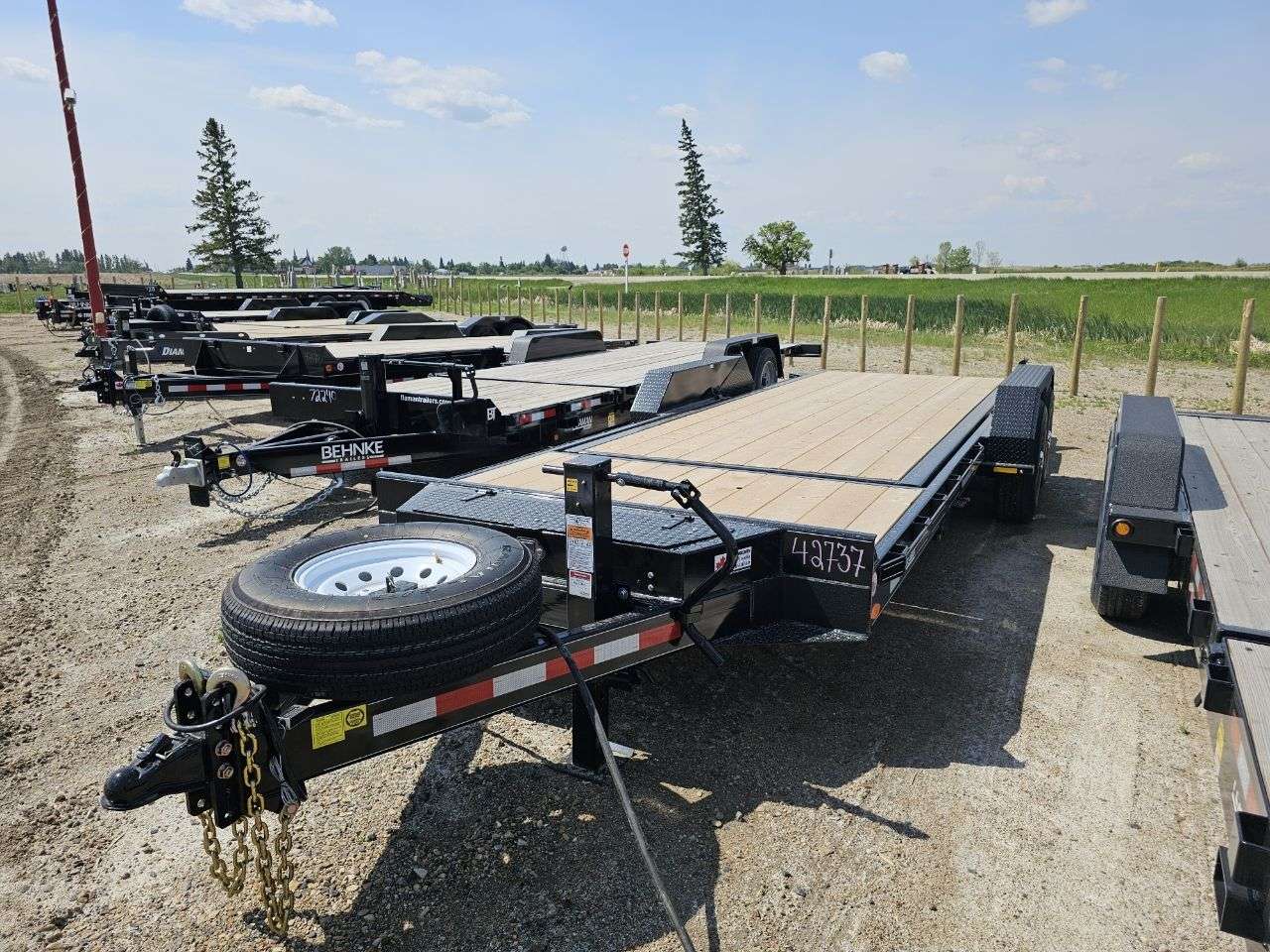 2025 Trailtech L270T 8'6" x 20' Partial Tilt