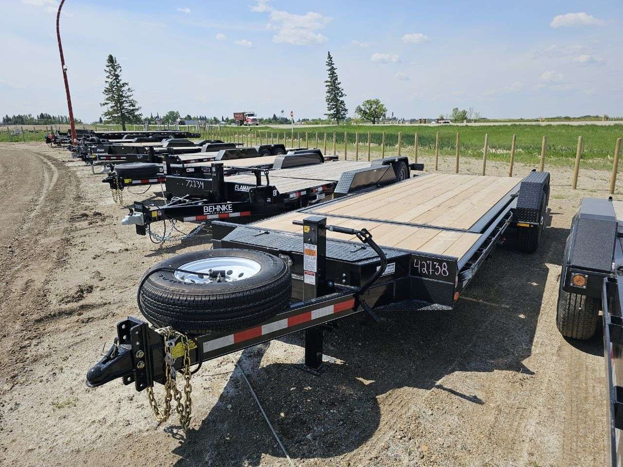 2025 Trailtech L270T 8'6" x 20' Partial Tilt