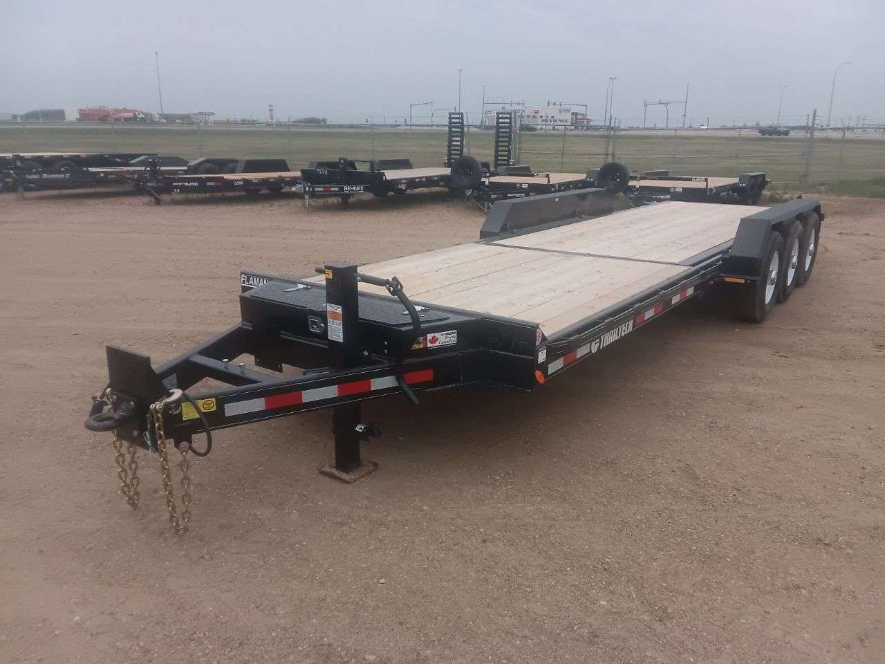 2025 Trailtech L370 8'6" x 24' Partial Tilt
