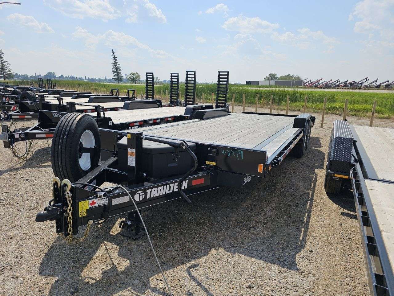 2025 Trailtech MD280 8'6' x 24' BT Mid-Deck Tilt Trailer