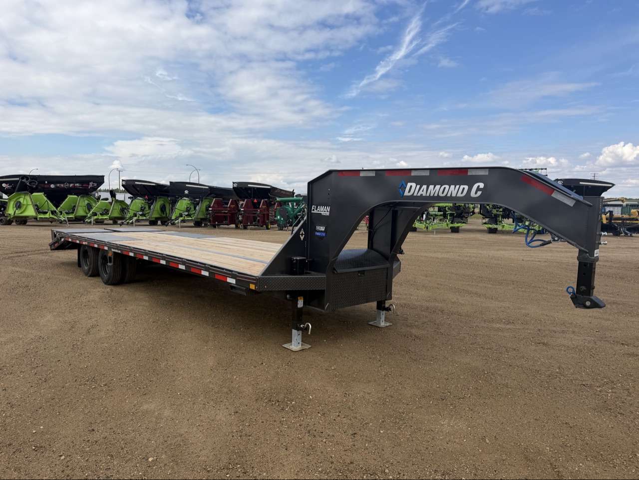 2026 Diamond C 8'6" x 30' GN Beavertail Flat Deck Trailer