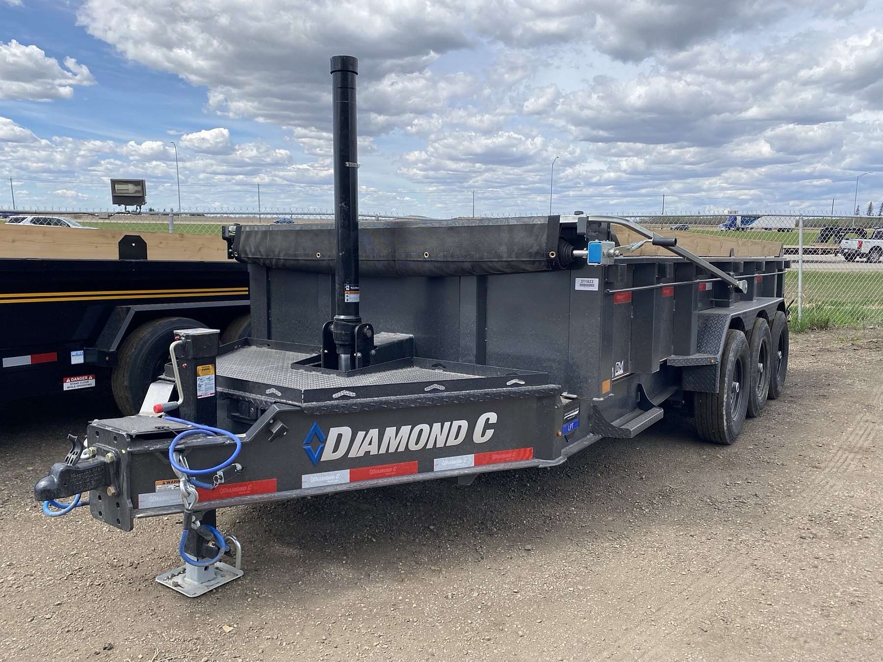 2026 Diamond C LPT307 16' Dump Trailer