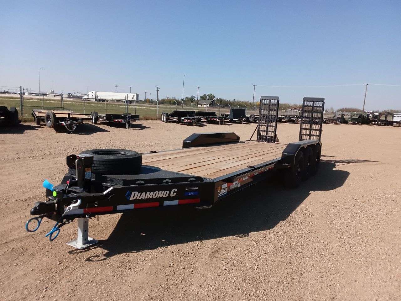 2026 Diamond C LPX 8'6" x 22' Beavertail Flat Deck Trailer
