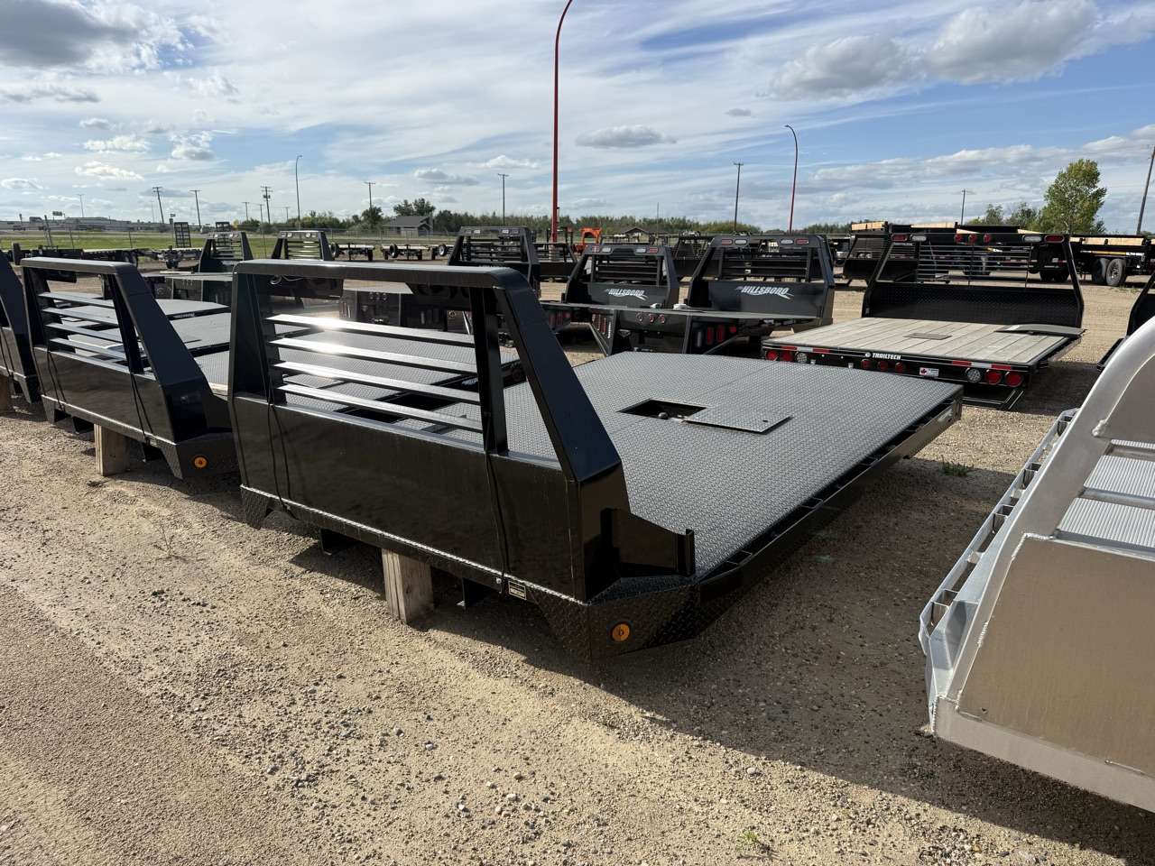 2026 Hillsboro 11'4" Dually Flat Truck Deck - Ford/GM/RAM