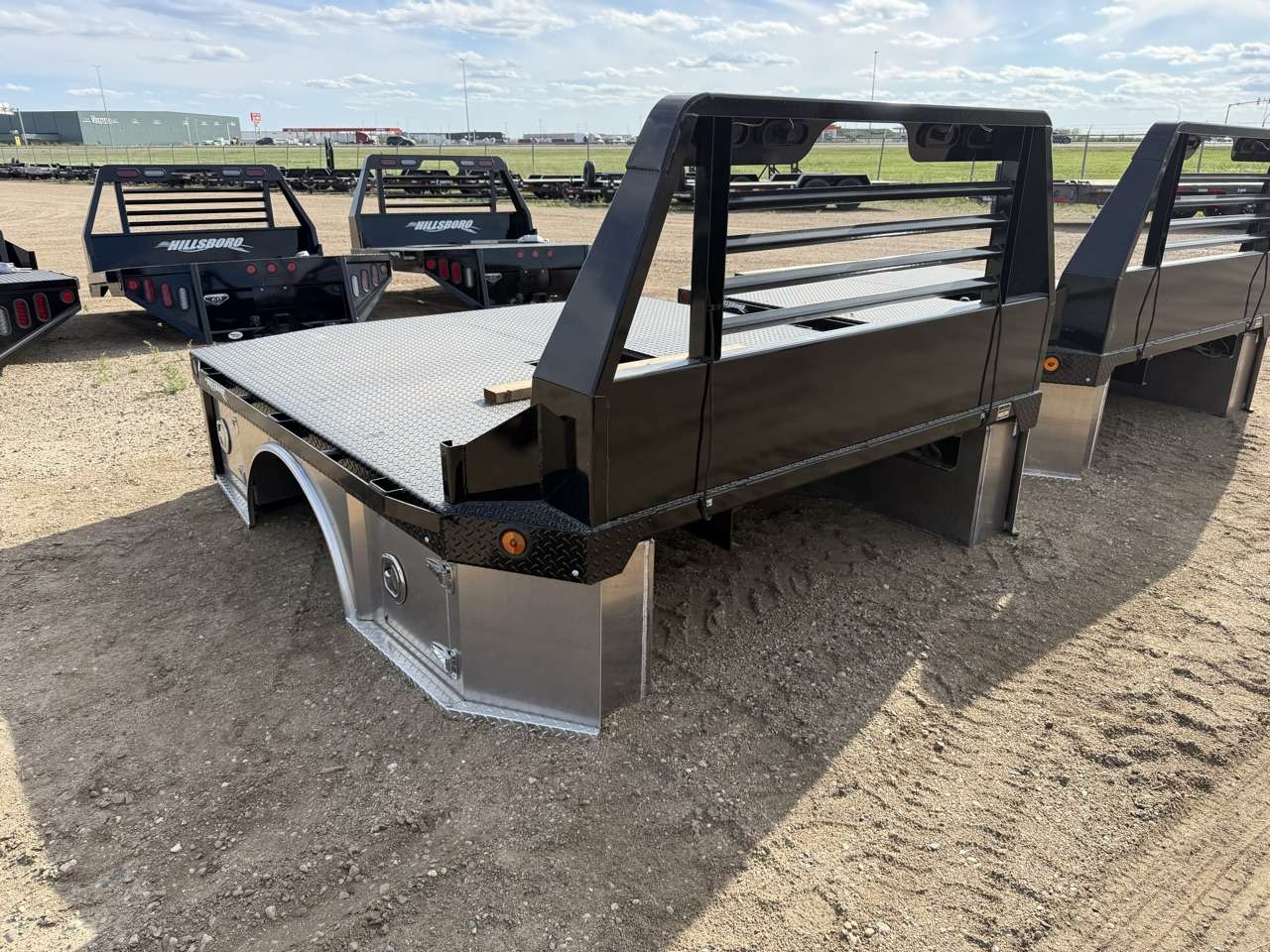 2026 Hillsboro 8'6" Dually Hybrid Truck Deck - RAM