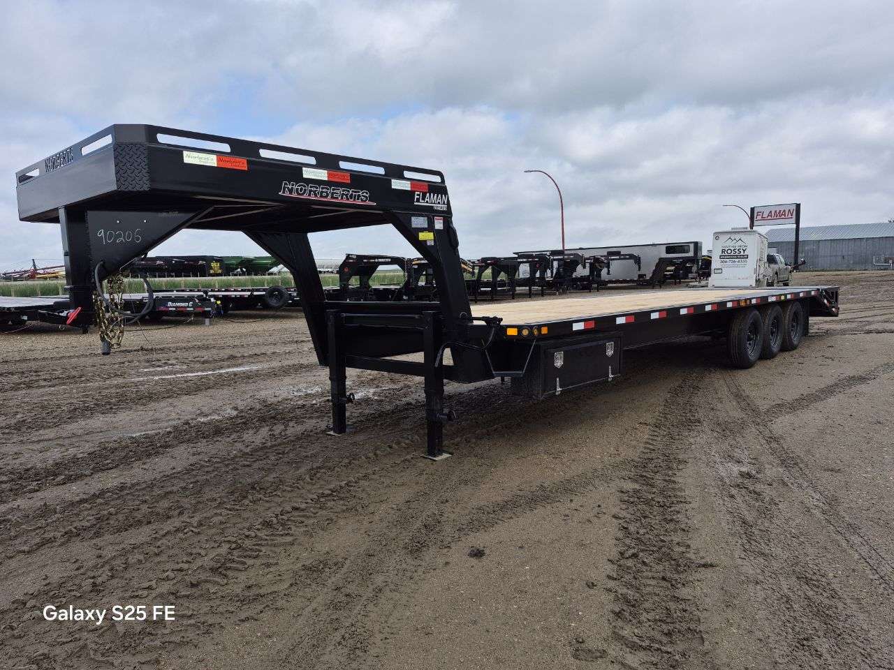 2026 Norbert 8'4" x 30' GN Beavertail Flat Deck Trailer