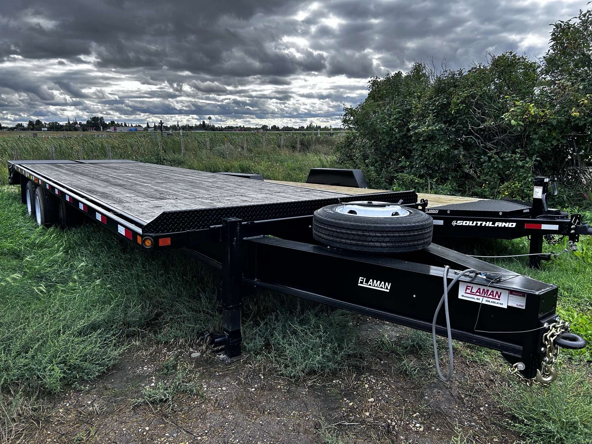 2026 Norbert 8'6" x 30' Beavertail Flat Deck Trailer