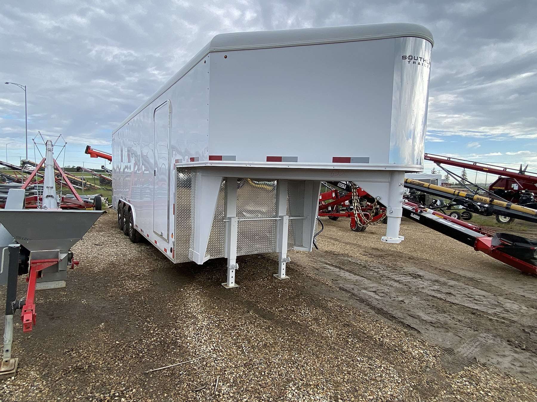 2026 Royal 8.5'x24' Enclosed Gooseneck Cargo Trailer