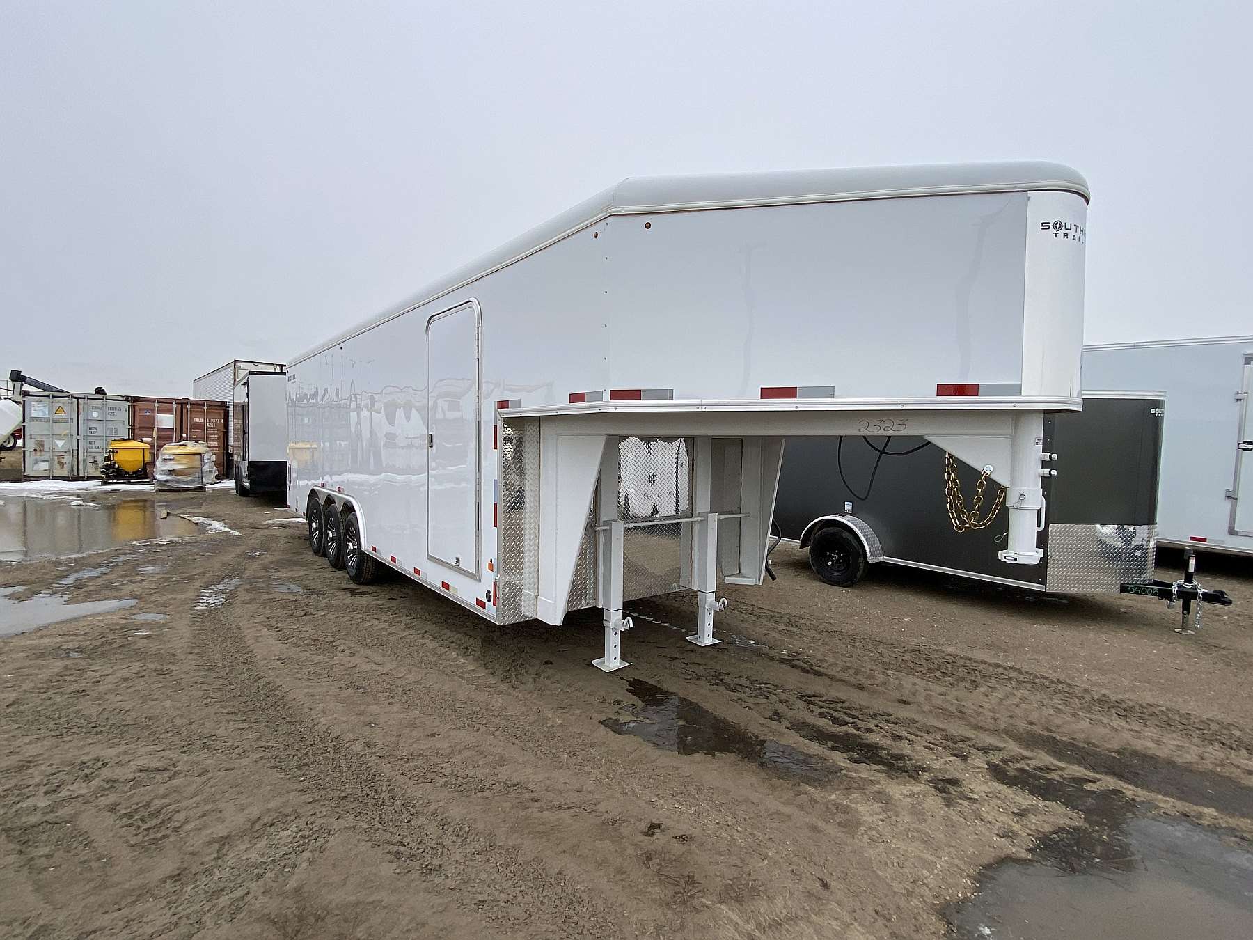 2026 Royal 8.5'x24' Fully Insulated Gooseneck Cargo Trailer
