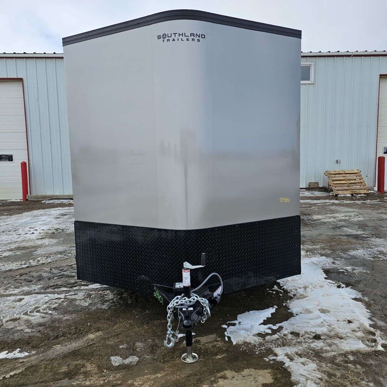 2026 Royal LCH 7'6" x 18' + V-Nose Cargo