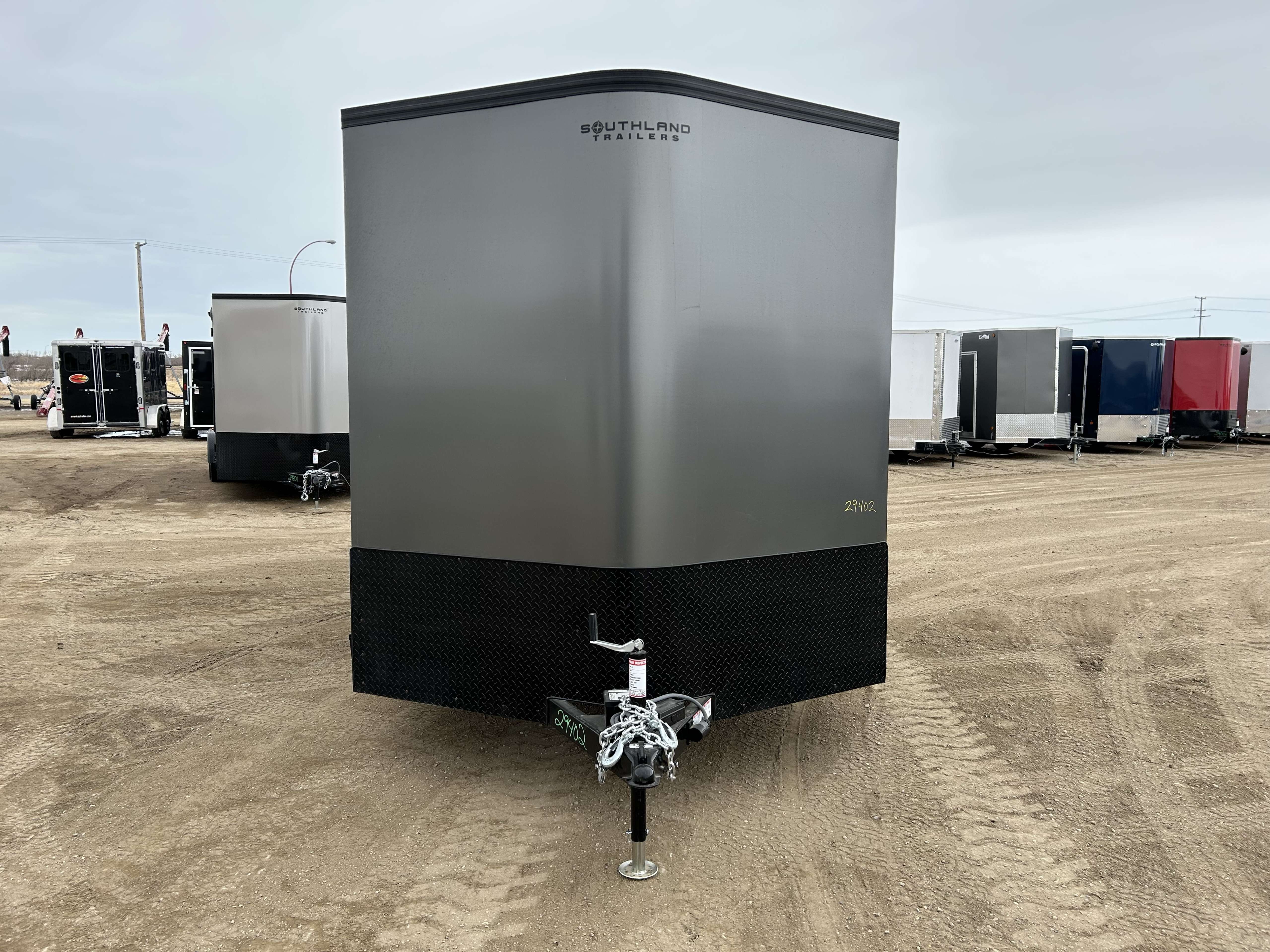 2026 Royal LCH 7'6" x 18' + V-Nose Cargo