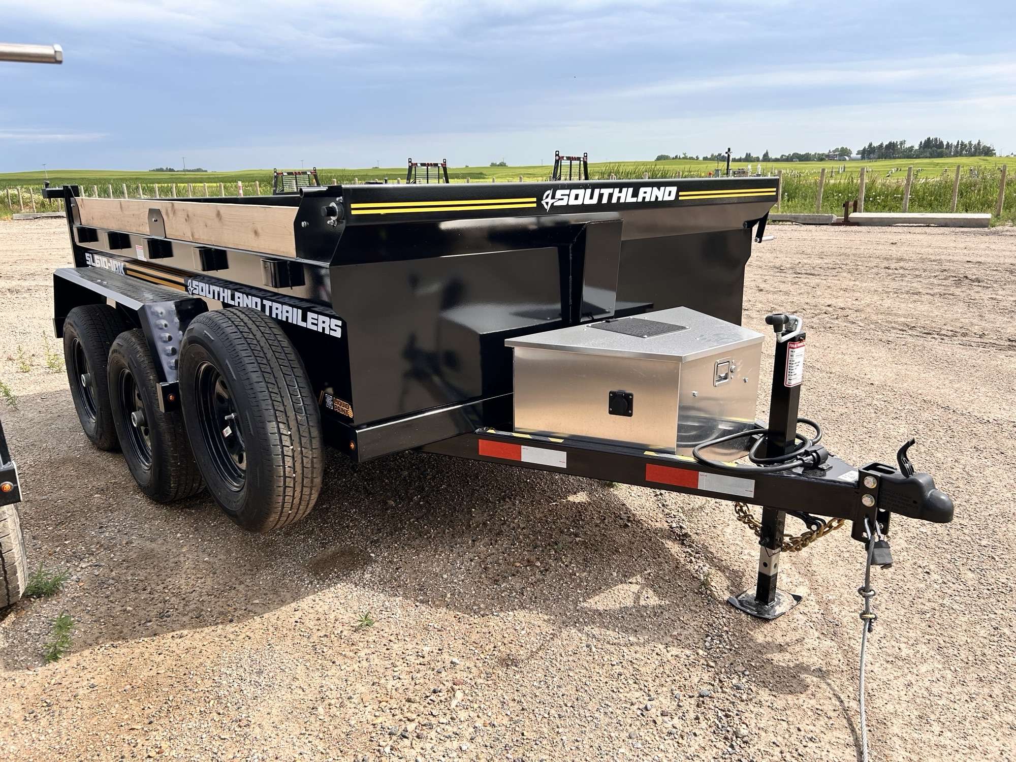 2026 Southland 6' x 10' Dump Tandem 5.2K Trailer