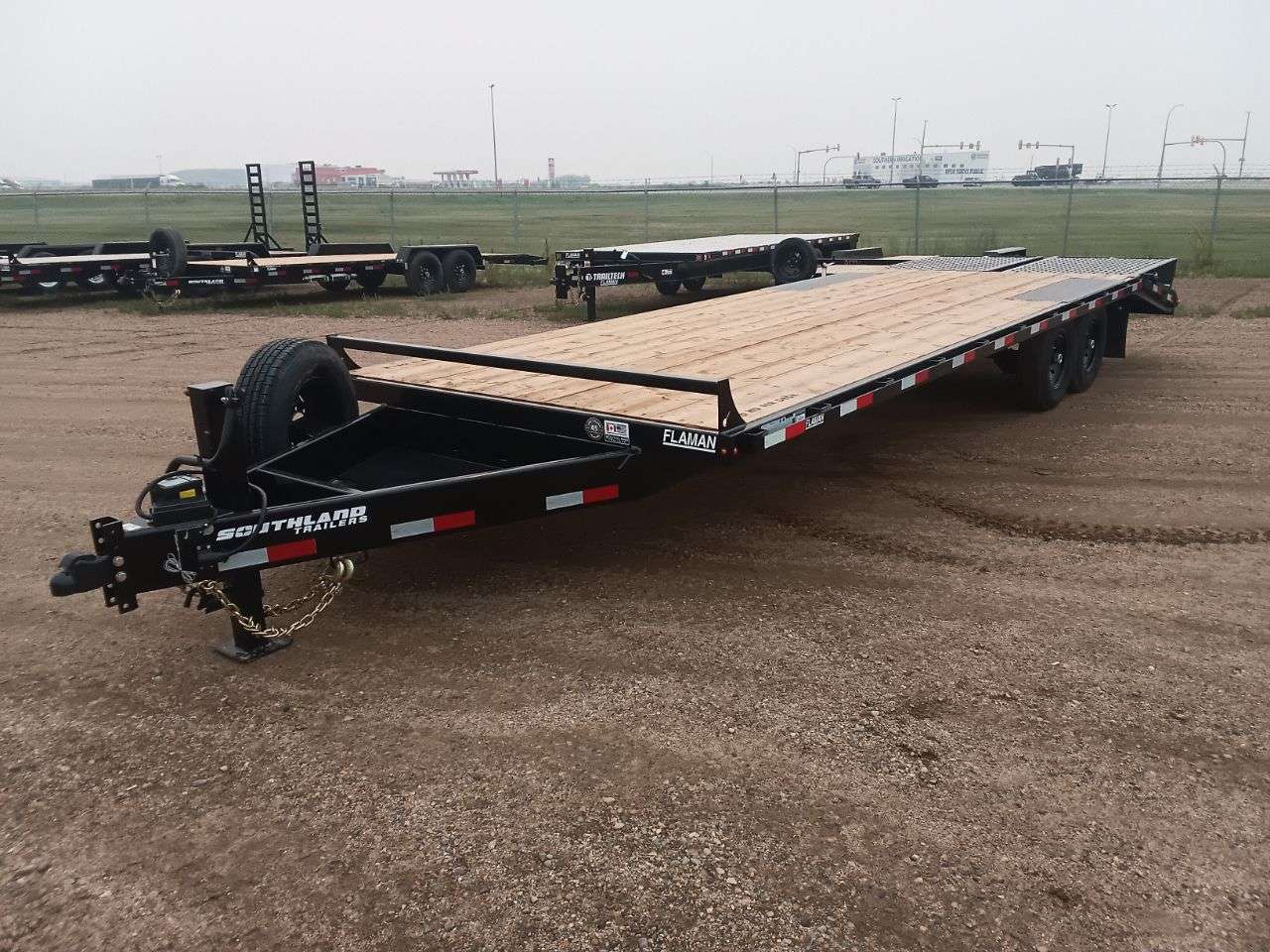 2026 Southland HBA 8'6" x 25' Beavertail Deckover