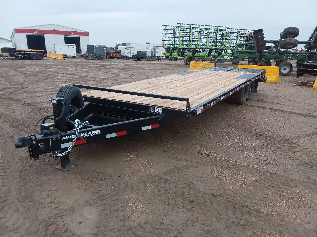 2026 Southland HBA 8'6" x 25' Beavertail Deckover