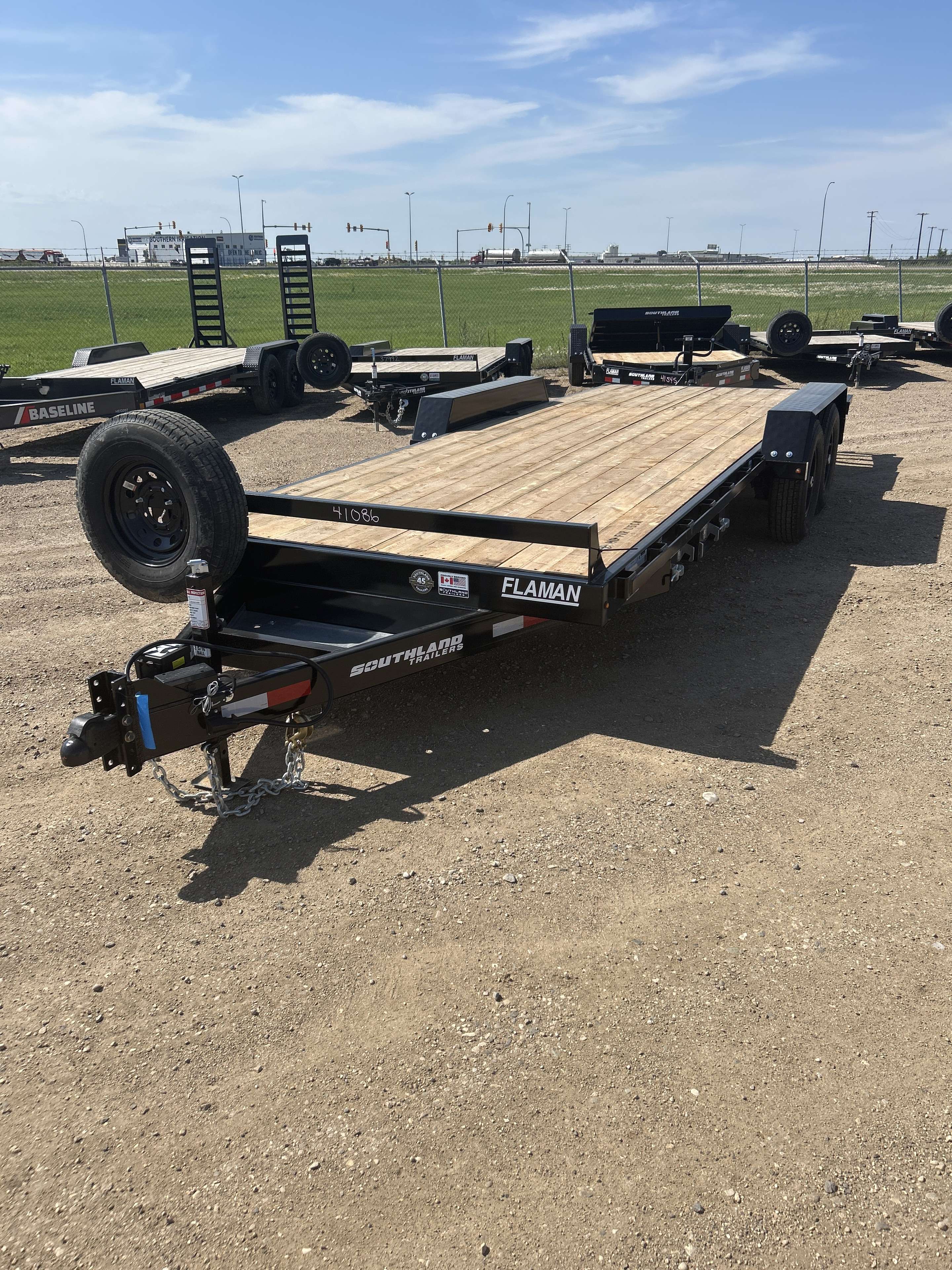 2026 Southland LBA 8'6" x 22' Beavertail Flat Deck Trailer