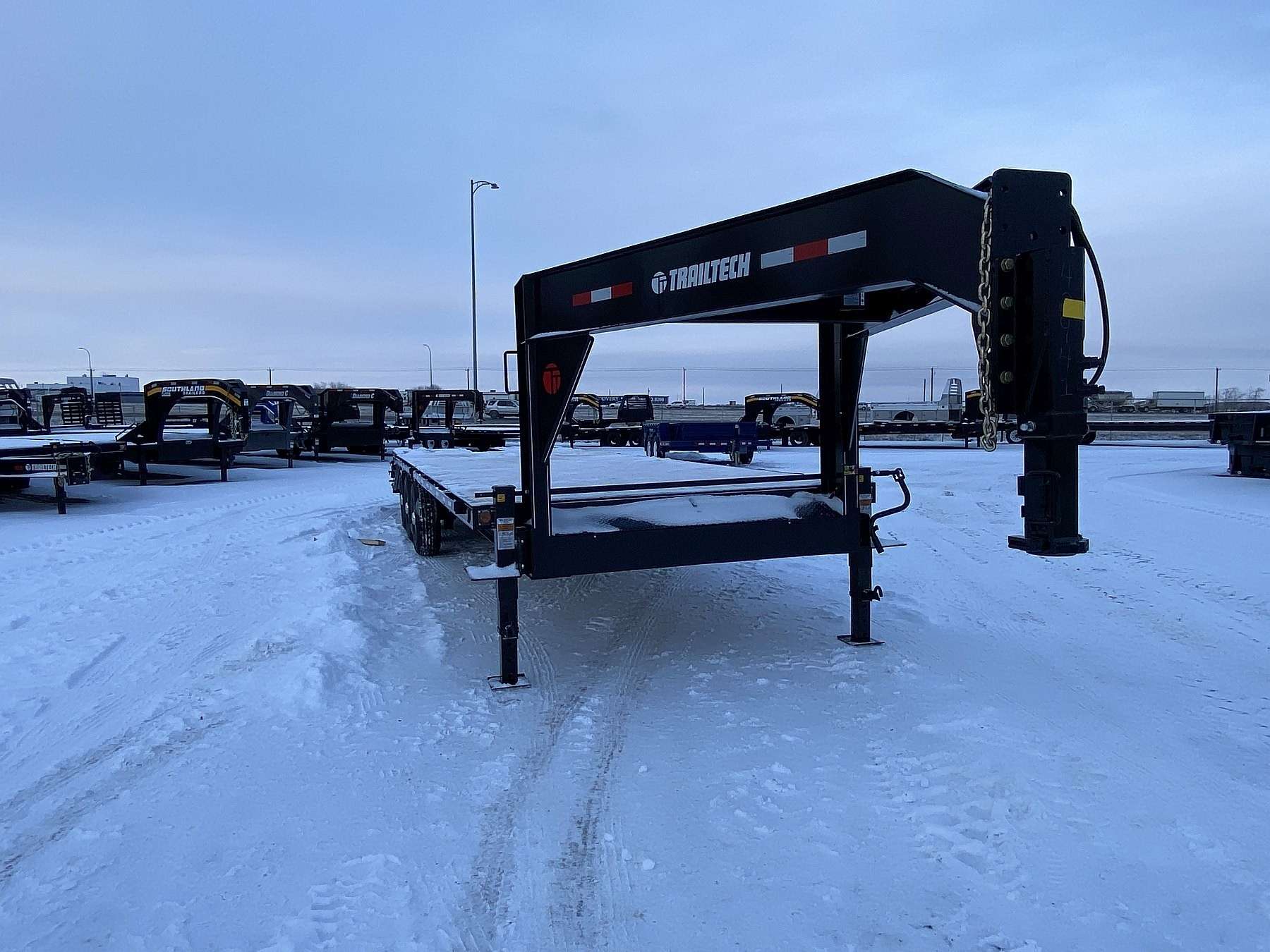 2026 Trailtech Essential Series 24' Tri-Axle Gooseneck