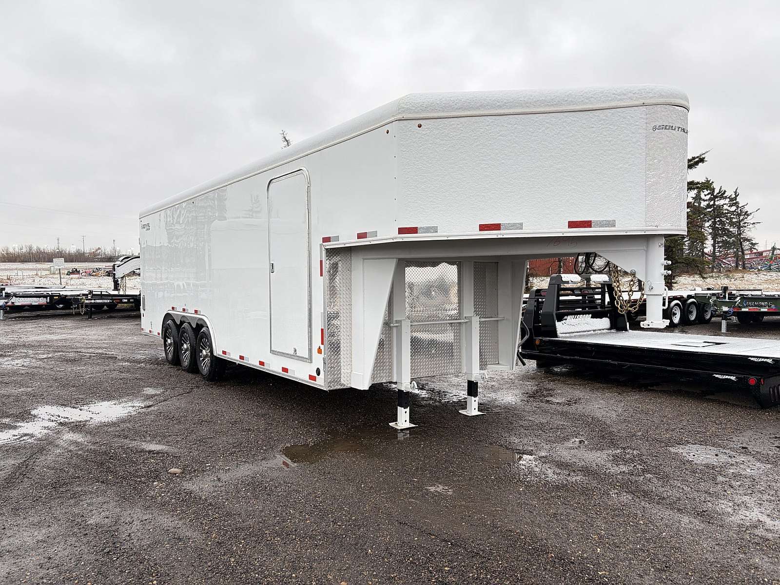 2027 Royal 8.5'x24' Fully Insulated Gooseneck Cargo Trailer