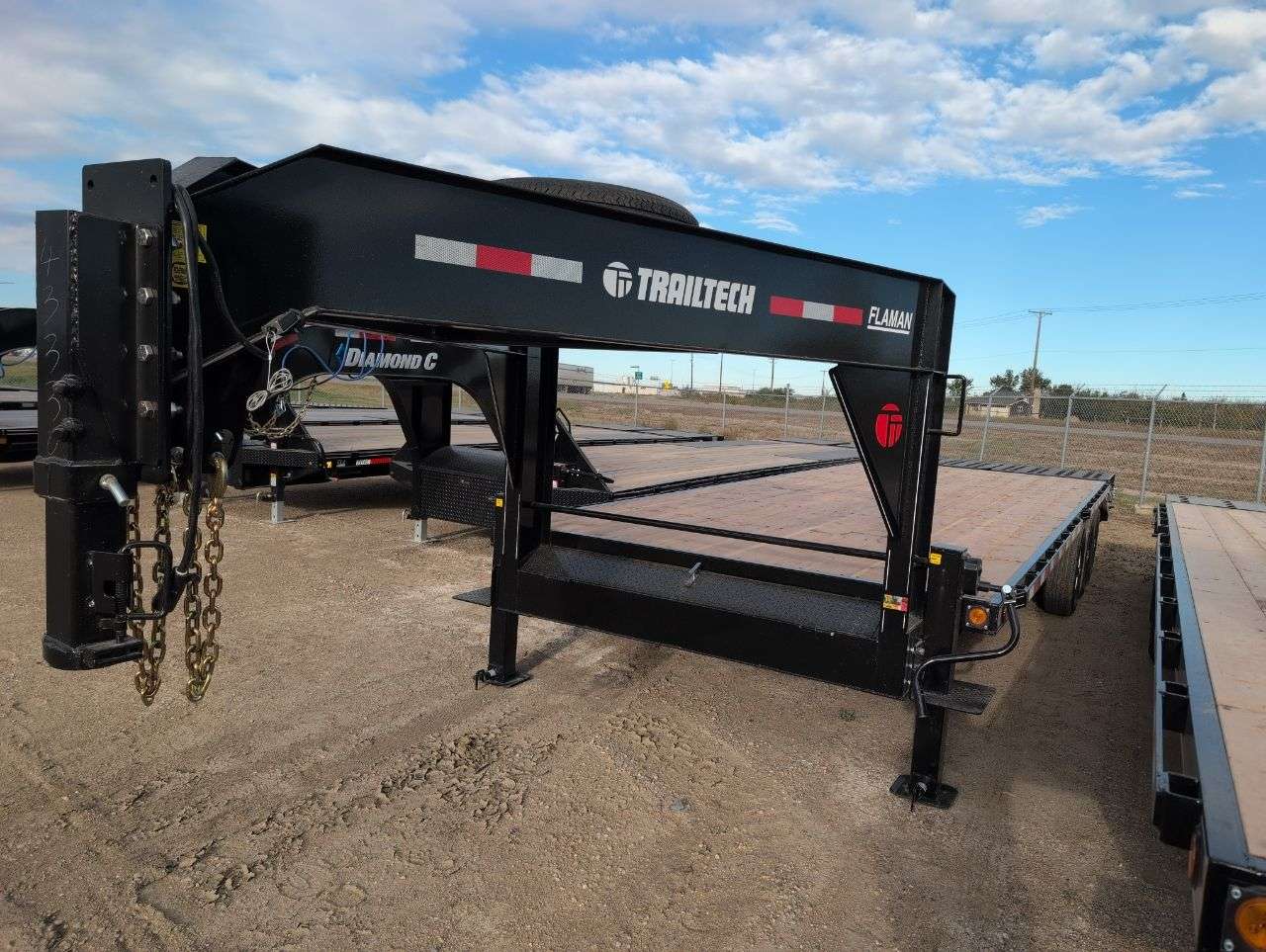 2027 Trailtech 24'+5'6" BT GN Deckover Triple 7K Trailer