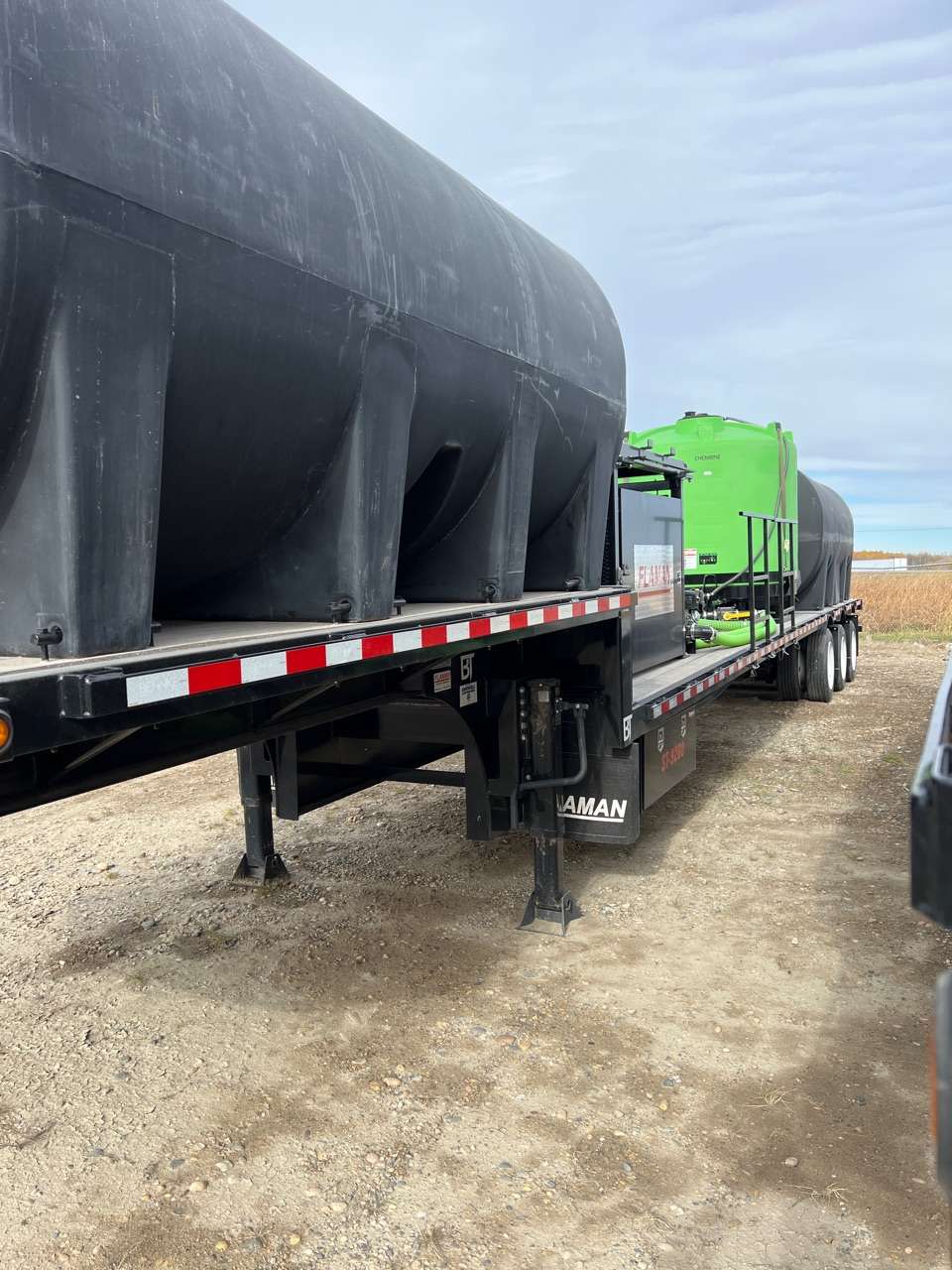 Behnke ST-9200 Stepdeck Sprayer Trailer