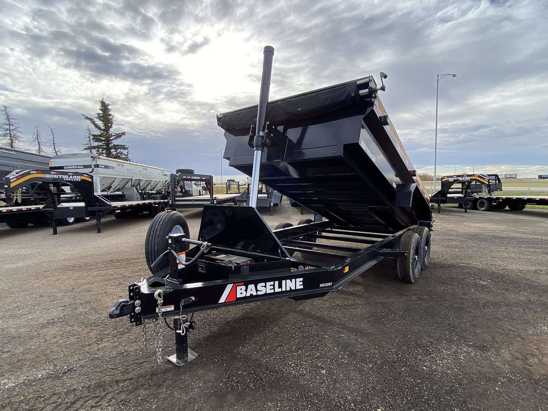 *Clearance* 2025 Diamond C Baseline 14' HD Dump Trailer