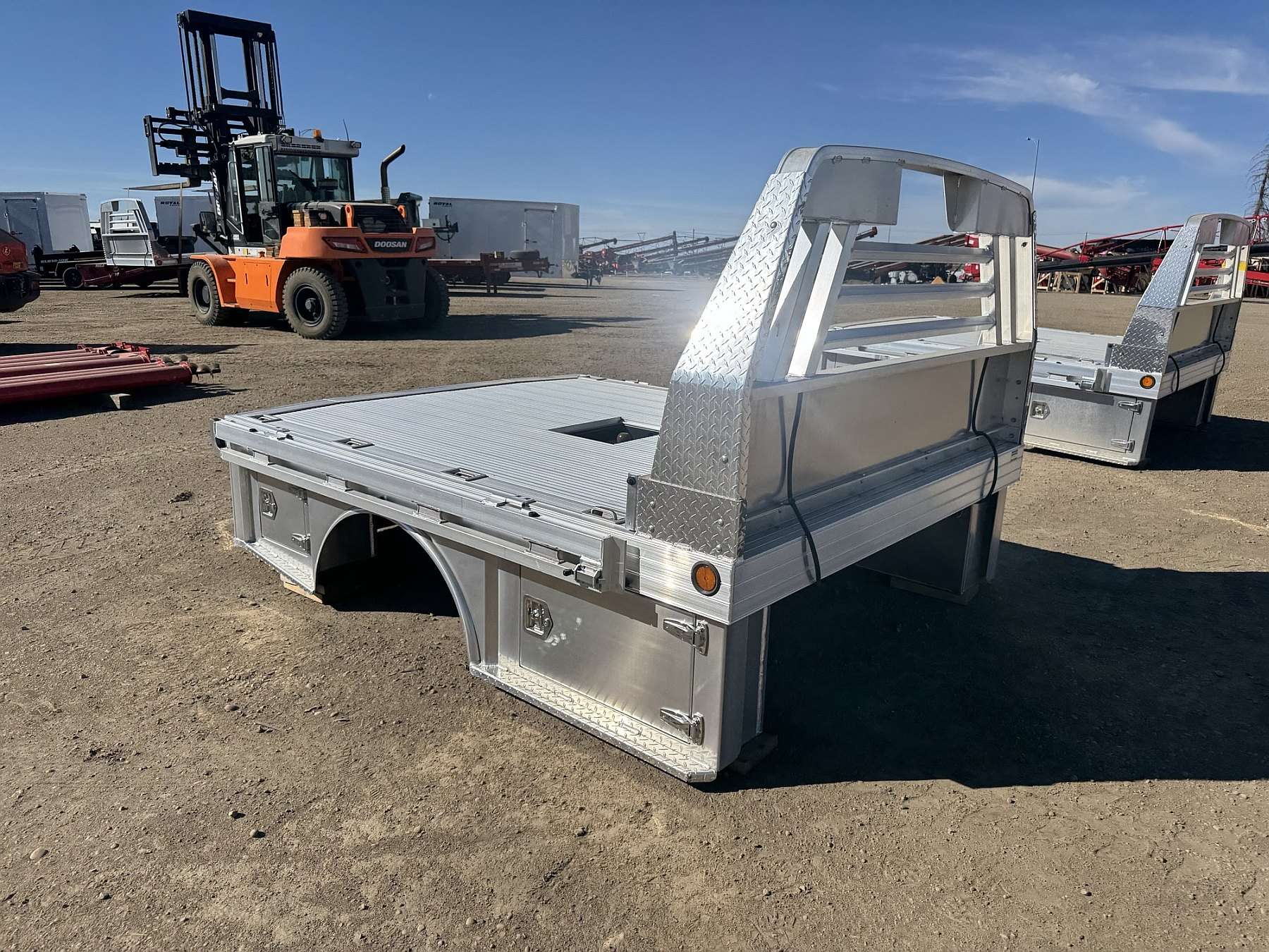Hillsboro 4000 Series 6.75' x 8.5' Aluminum Truck Bed