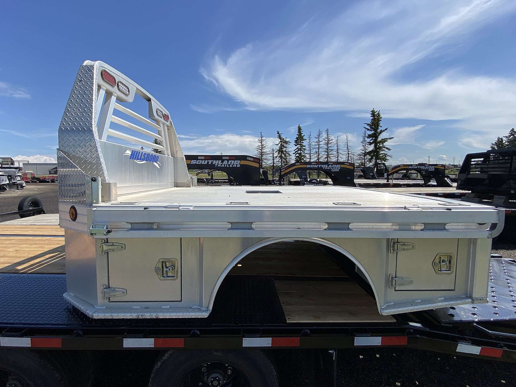 Hillsboro 4000 Series 8'x8.5' Aluminum Truck Deck