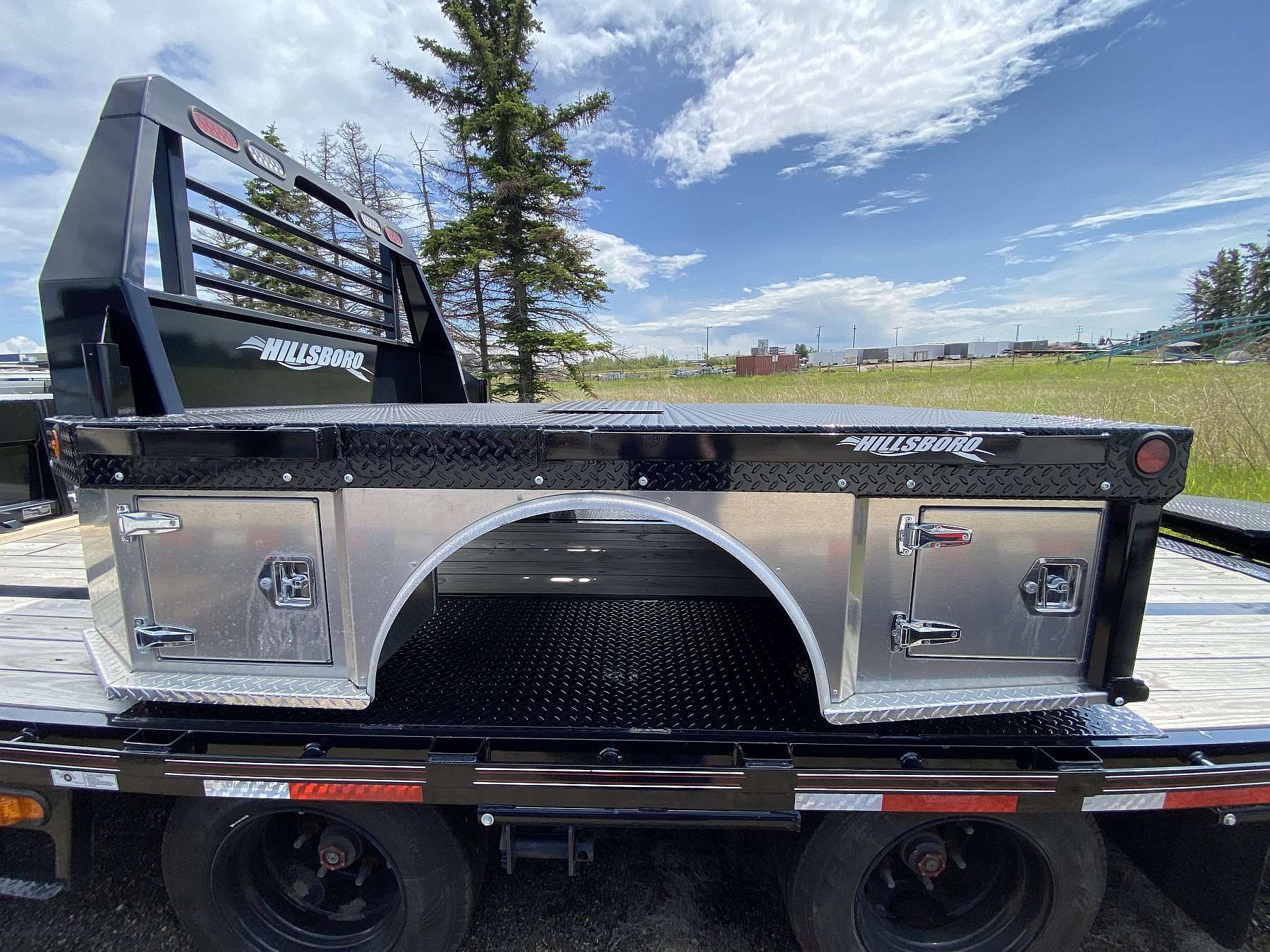 Hillsboro 500 Series 8'x8.5' Hybrid Truck Deck