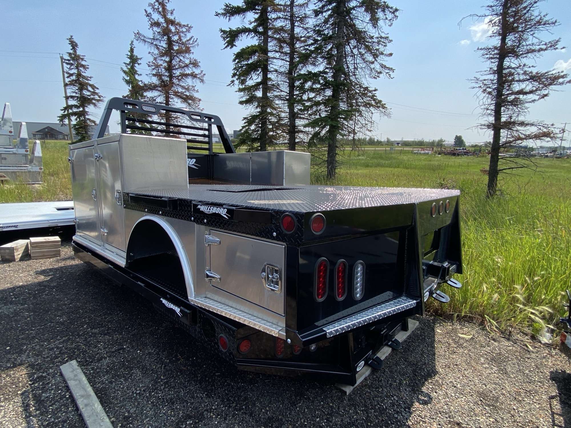 Hillsboro STX500 8'X11' Hybrid Truck Bed