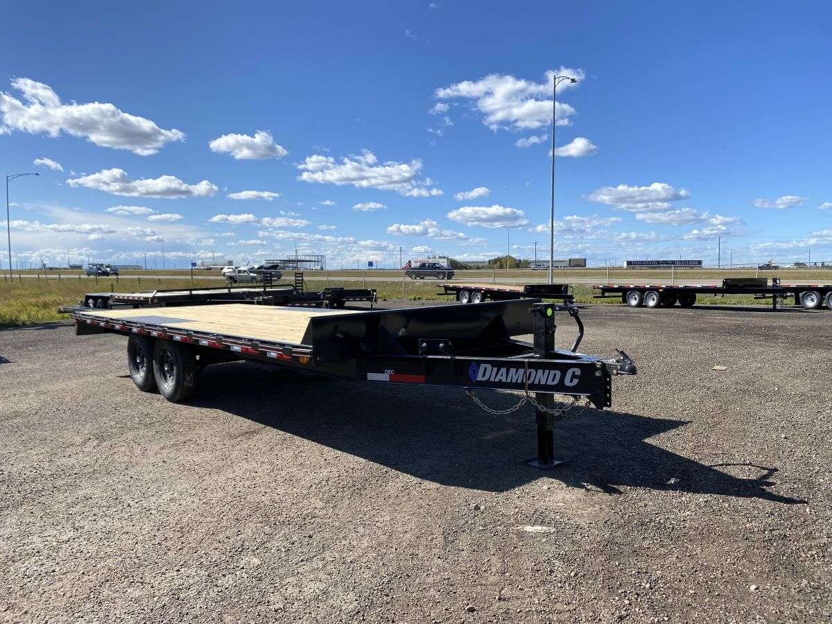 *Seasonal Clearout* 2024 Diamond C 20' Deck-Over Trailer