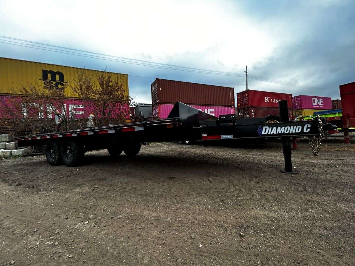 *Seasonal Clearout* 2024 Diamond C 20' Deck-Over Trailer