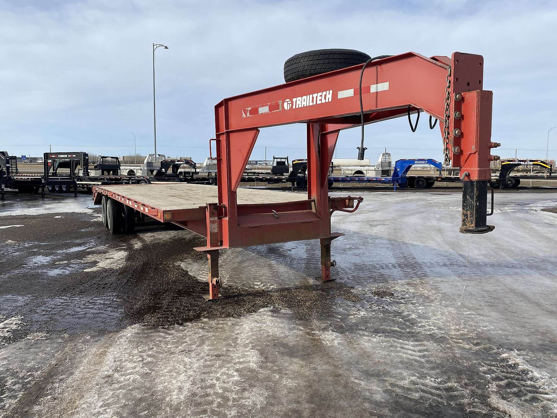 Used 2019 Trailtech 26' Gooseneck Trailer